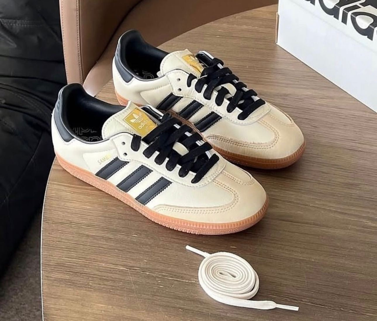 ADI. Samba Cream Sand Strata 2025