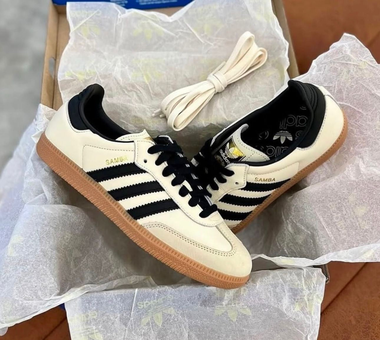 ADI. Samba Cream Sand Strata 2025