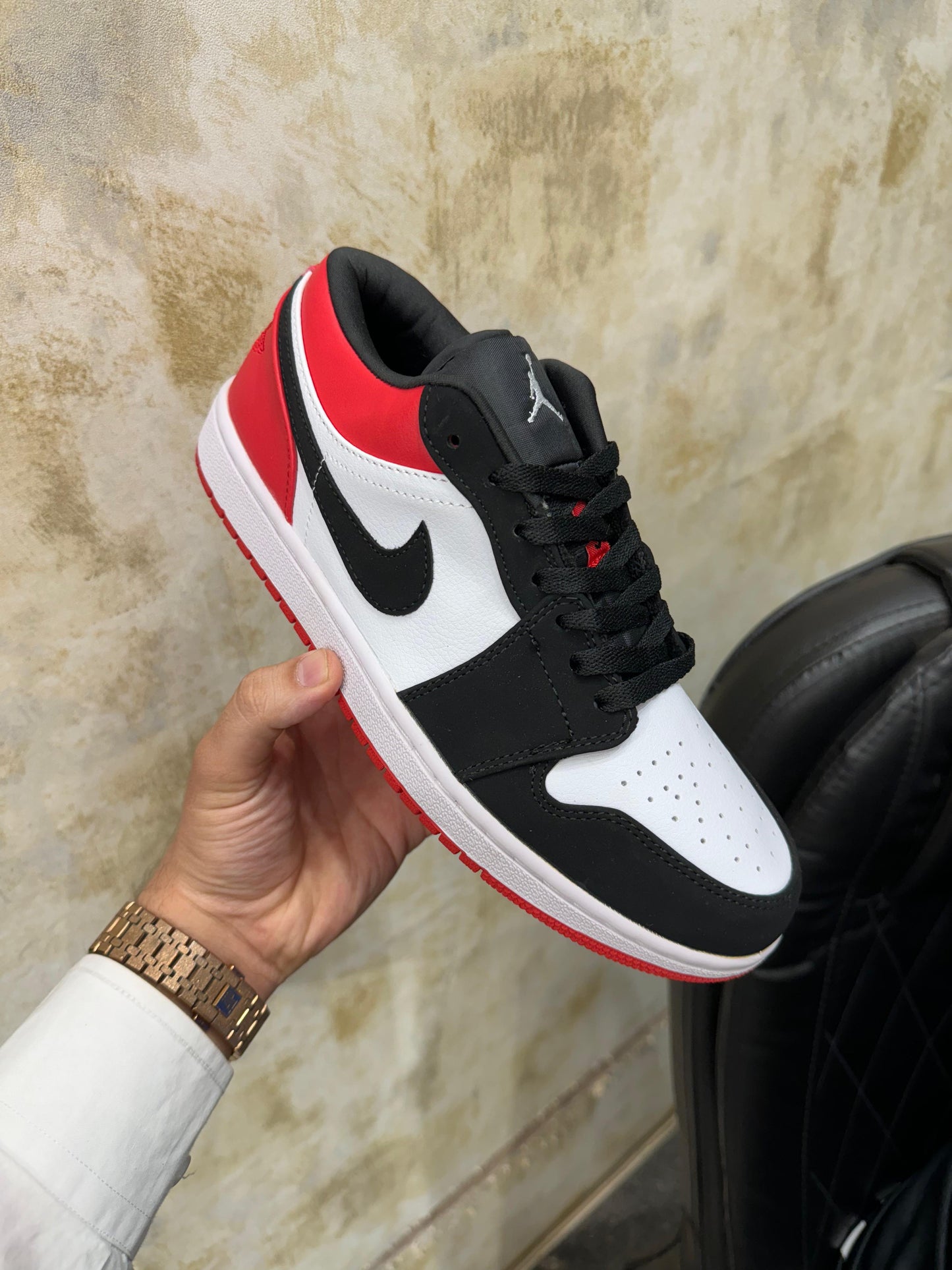 A.Jordan 1 Low