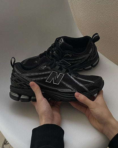 NB. 1960R Black