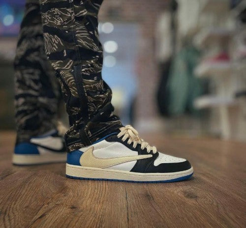 A.Jordan 1 Low x Travis Scott Fragment