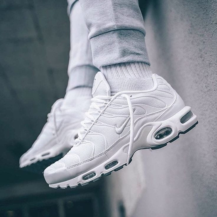 Airmax Plus Black / White