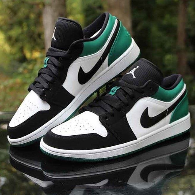 A.Jordan Retro 1 Low ‘Black Mystic Green’