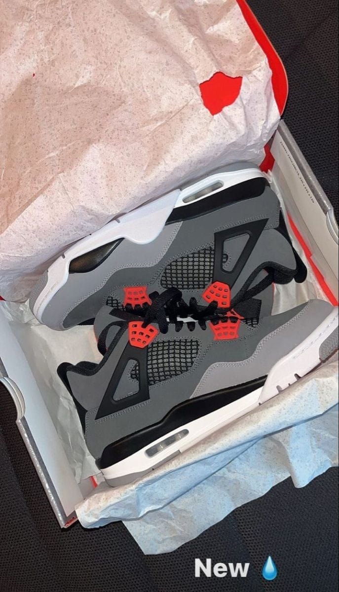 A.Jordan Retro 4 Infrared