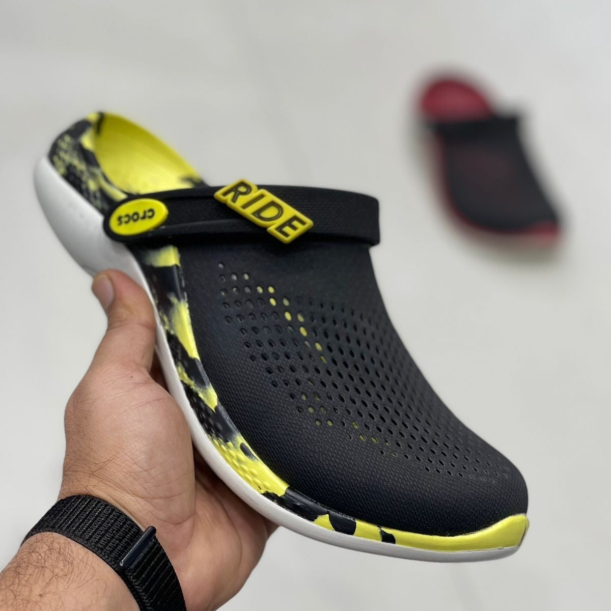 Crocs Lite Ride 360 Black Yellow Multi