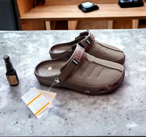 Crocs Yukon V2 Brown